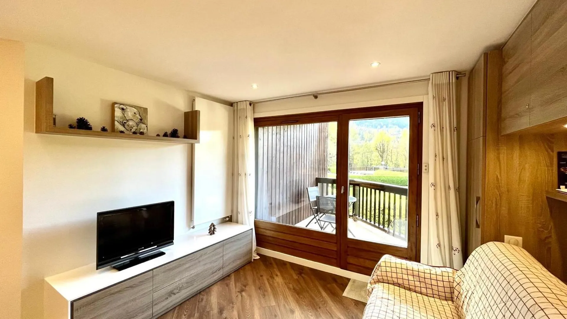 דירות Pretty Haven Of Peace With Balcony In מגב צרפת